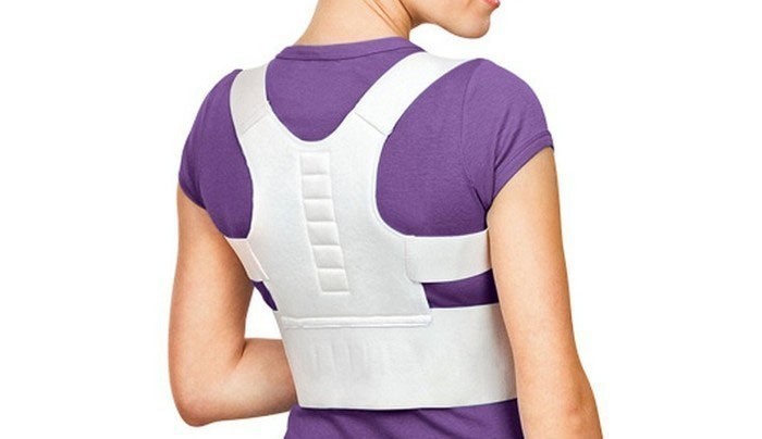 Болит спина в области лопаток к какому врачу обратиться