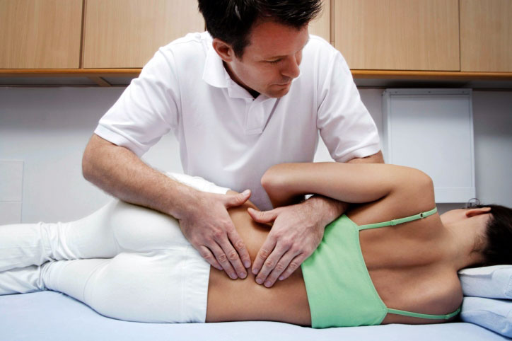 Болит нога ниже колена и отдает в спину