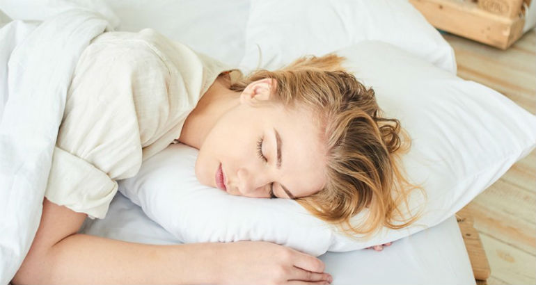 вредно ли спать с мокрыми волосами вредно ли спать с мокрыми волосами