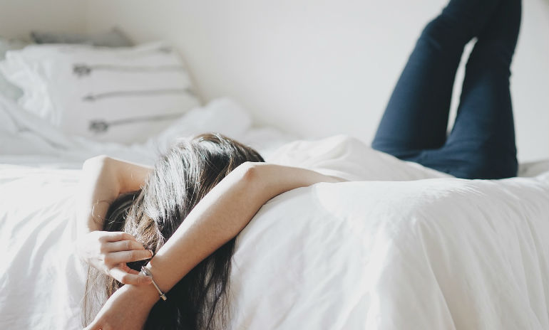 можно ли спать с мокрыми волосами можно ли ложиться спать с мокрыми волосами