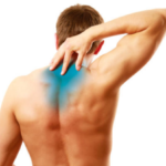 Болит спина позвонок между лопатками